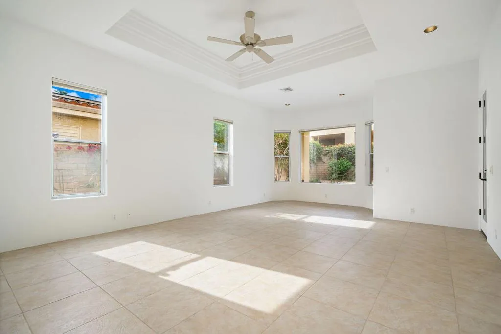 13 Hillcrest Drive, Palm Desert, California 92260 home-pic-15