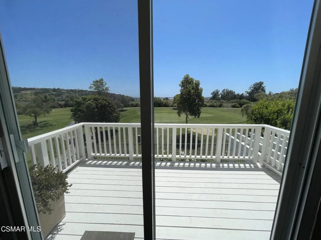 1009 Del Tio Court, Camarillo, California 93010 home-pic-16
