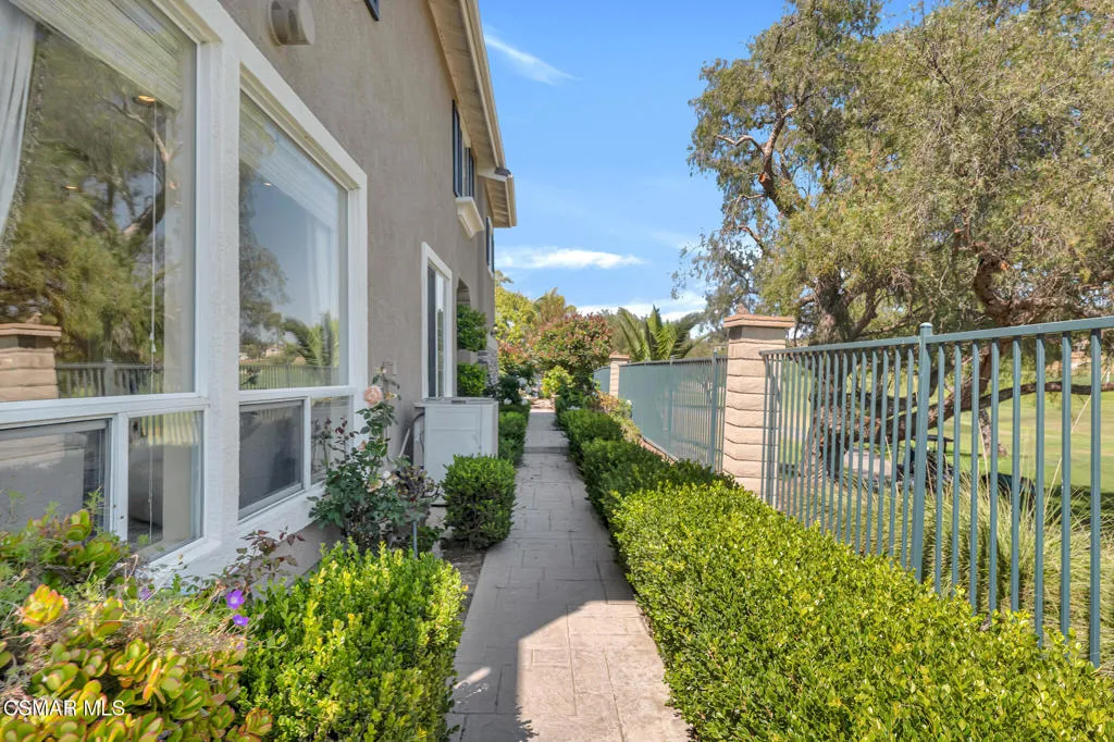 1009 Del Tio Court, Camarillo, California 93010 home-pic-40