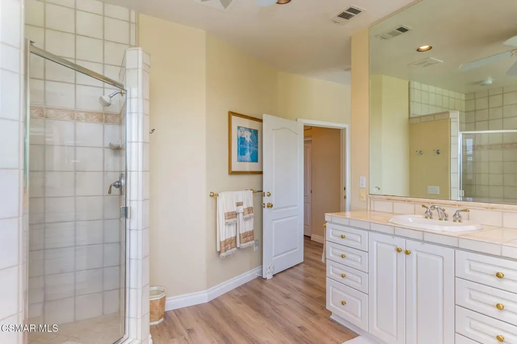 1009 Del Tio Court, Camarillo, California 93010 home-pic-18