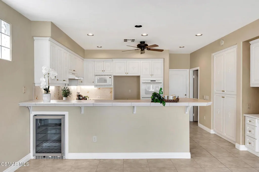 1009 Del Tio Court, Camarillo, California 93010 home-pic-33