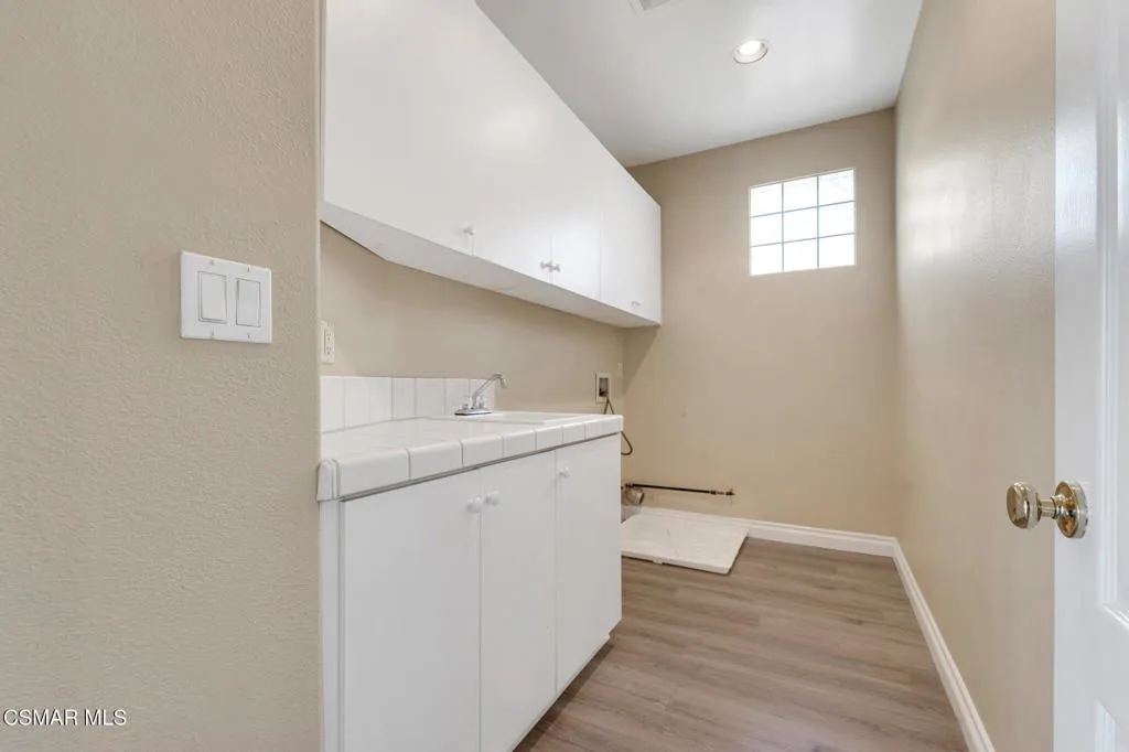1009 Del Tio Court, Camarillo, California 93010 home-pic-45