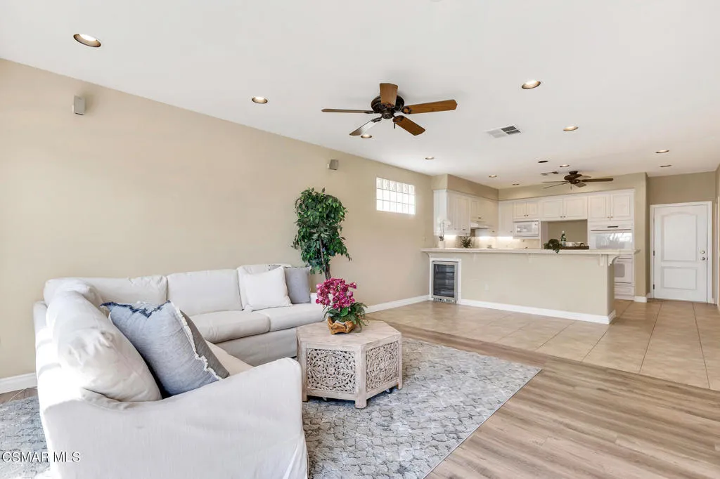 1009 Del Tio Court, Camarillo, California 93010 home-pic-34