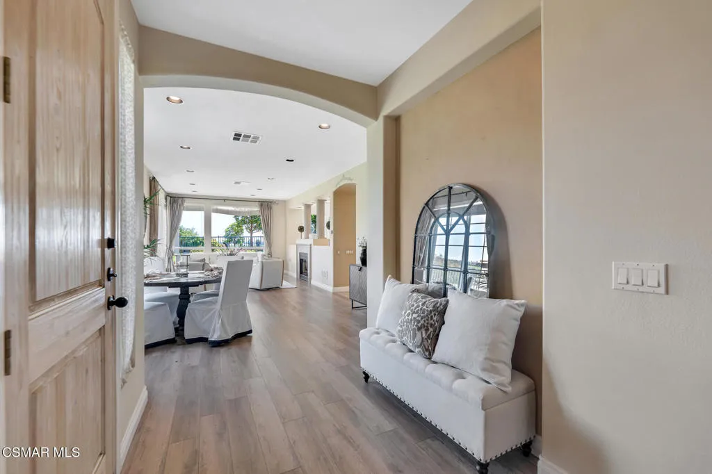 1009 Del Tio Court, Camarillo, California 93010 home-pic-8