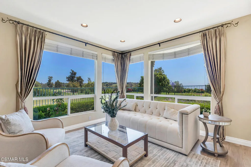 1009 Del Tio Court, Camarillo, California 93010 home-pic-3