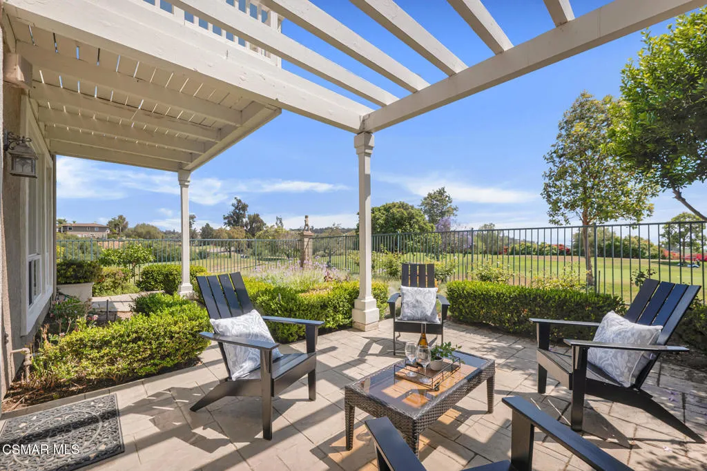 1009 Del Tio Court, Camarillo, California 93010 home-pic-12