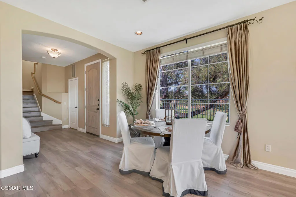1009 Del Tio Court, Camarillo, California 93010 home-pic-9