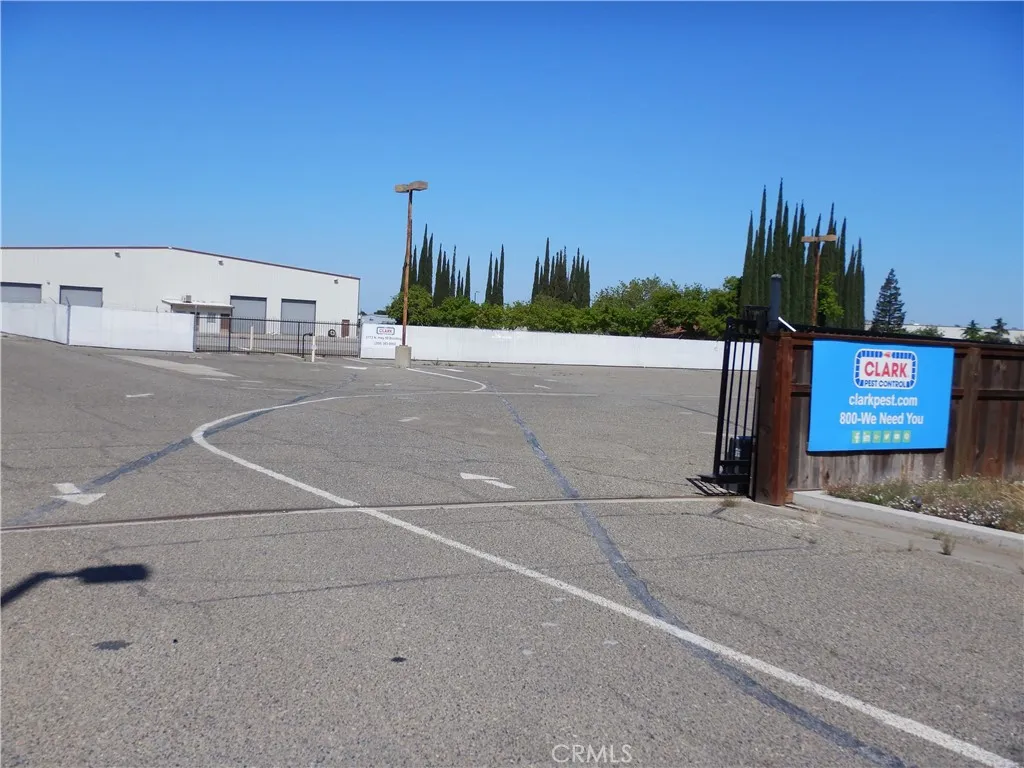 Gated entry from Highway 59