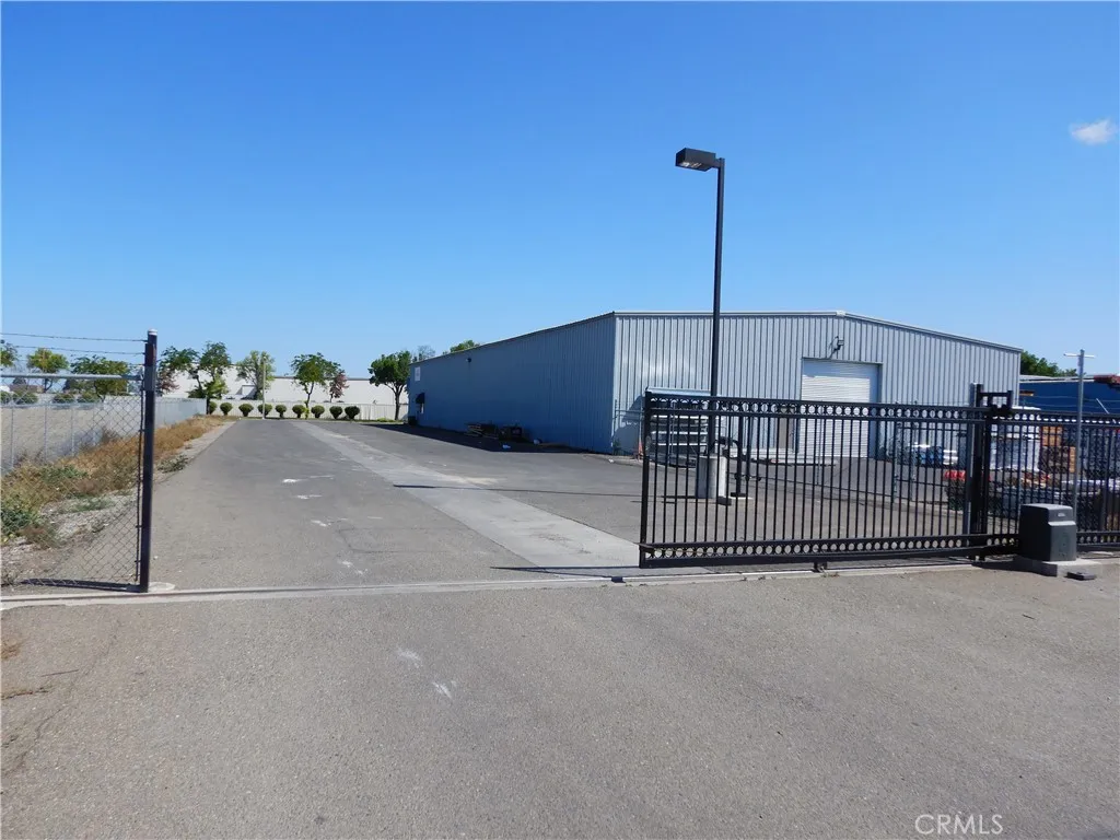 Gated Entry from Cooper Avenue