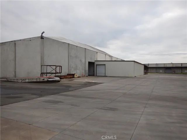 Small Bldg Attached to W. Side of Bldg D Owner will rent back