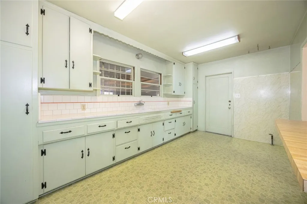 660 W I, Ontario, California 91762 home-pic-15