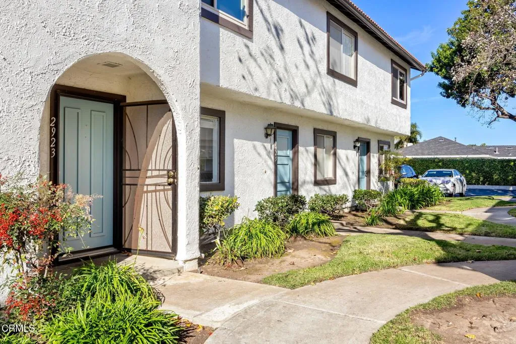 2923 Kelp Lane, Oxnard, California 93035 home-pic-1
