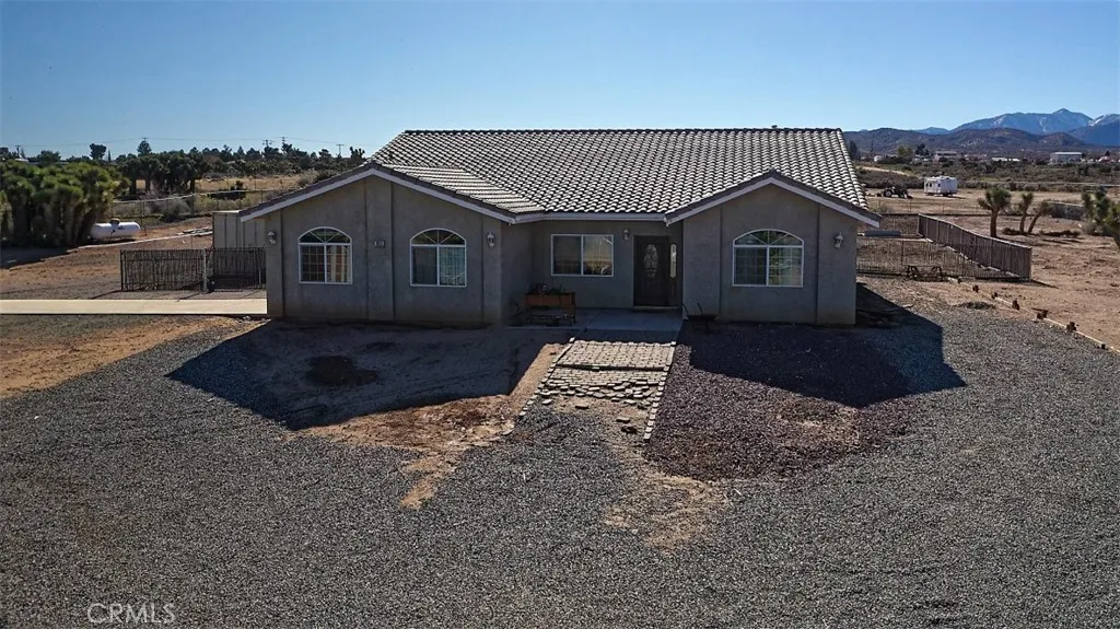 8855 Smith Road, Phelan, California 92371 home-pic-7