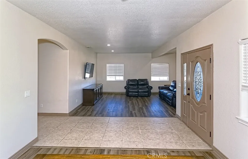 8855 Smith Road, Phelan, California 92371 home-pic-13