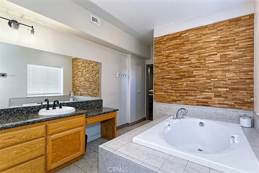 8855 Smith Road, Phelan, California 92371 home-pic-32