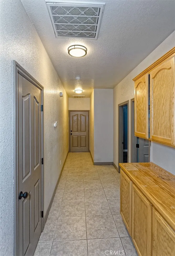 8855 Smith Road, Phelan, California 92371 home-pic-21