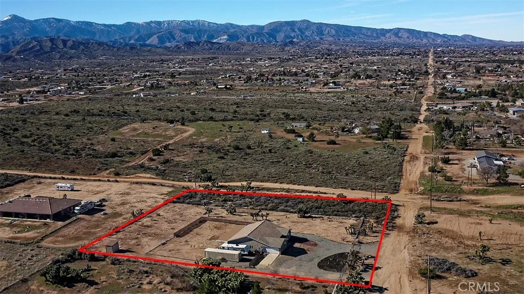 8855 Smith Road, Phelan, California 92371 home-pic-38
