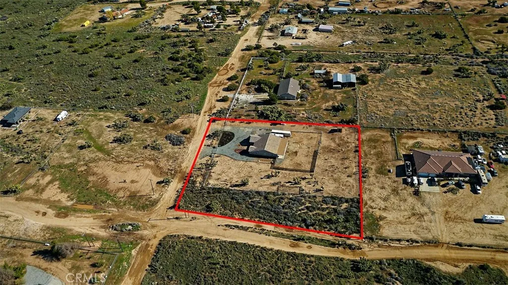 8855 Smith Road, Phelan, California 92371 home-pic-40