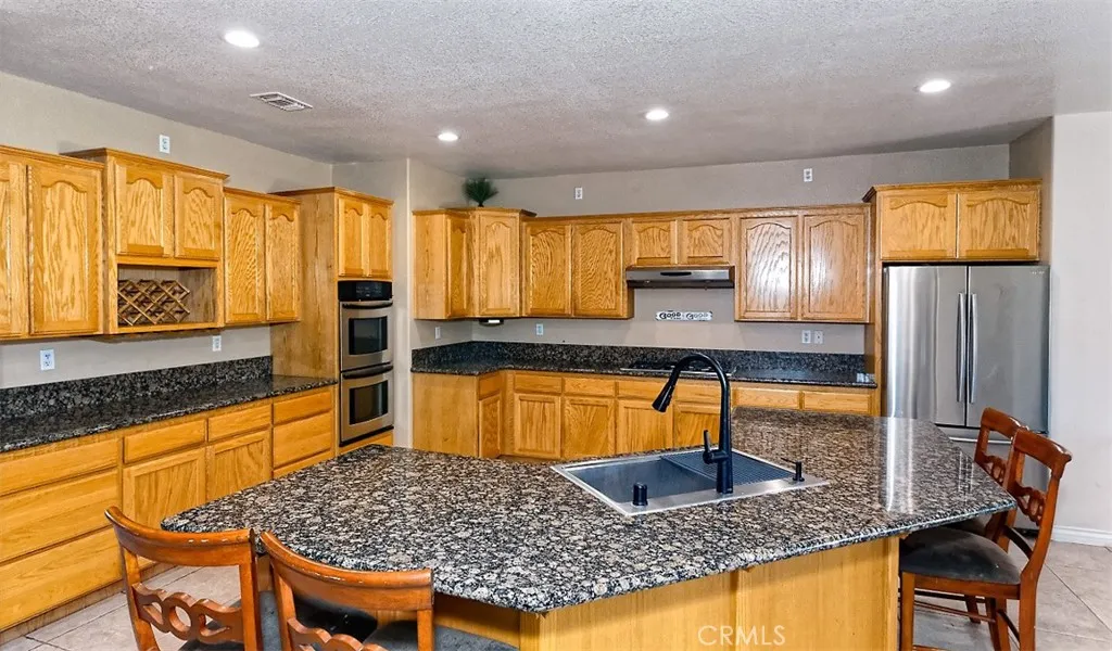 8855 Smith Road, Phelan, California 92371 home-pic-2