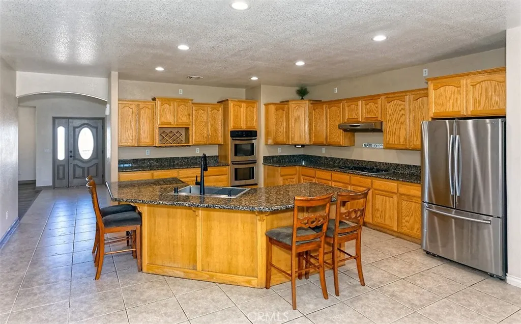 8855 Smith Road, Phelan, California 92371 home-pic-3