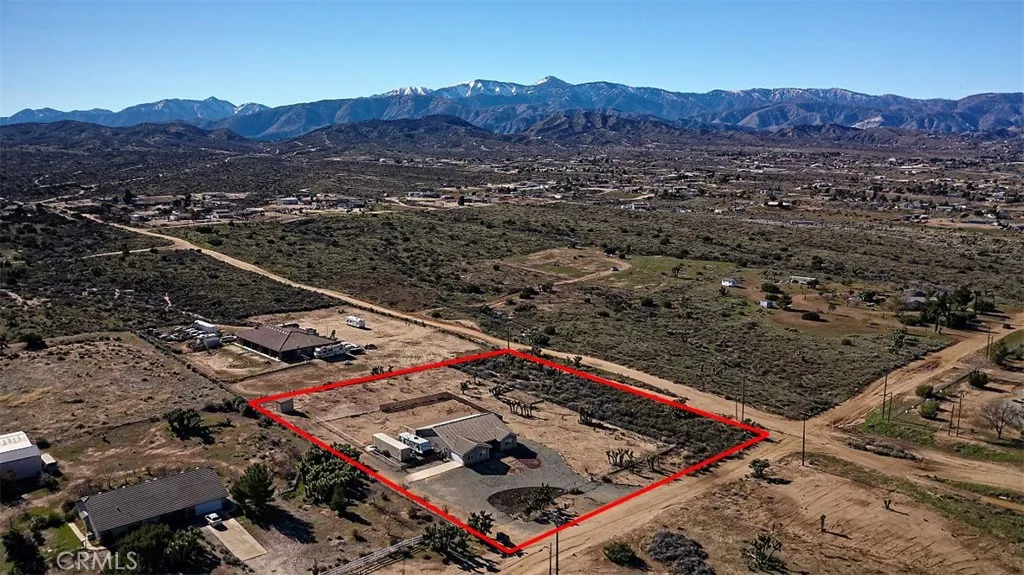 8855 Smith Road, Phelan, California 92371 home-pic-37