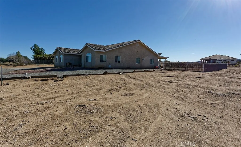 8855 Smith Road, Phelan, California 92371 home-pic-9