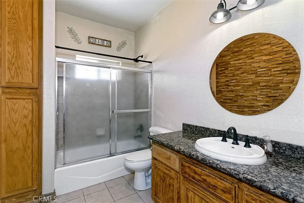 8855 Smith Road, Phelan, California 92371 home-pic-25
