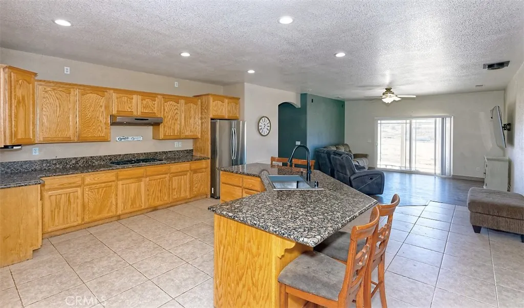 8855 Smith Road, Phelan, California 92371 home-pic-4