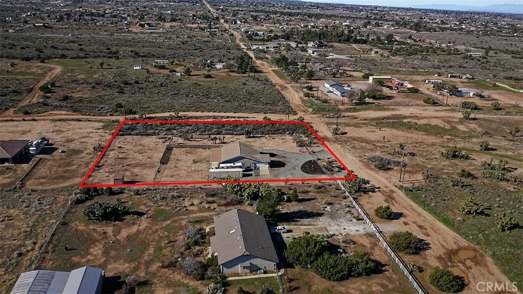 8855 Smith Road, Phelan, California 92371 home-pic-39
