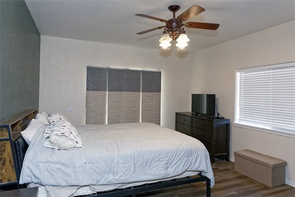 8855 Smith Road, Phelan, California 92371 home-pic-28