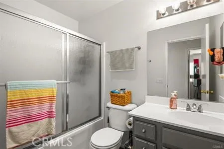 12050 Goldoak Court, Victorville, California 92392 home-pic-10