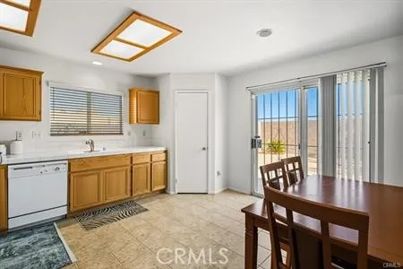 12050 Goldoak Court, Victorville, California 92392 home-pic-8