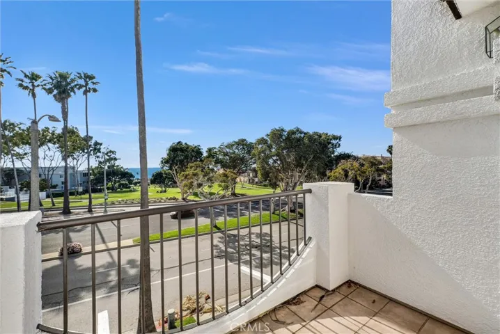200 N Catalina Avenue F, Redondo Beach, California 90277