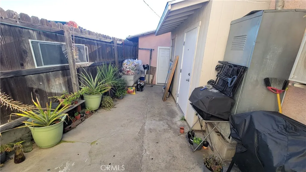 736 S Fresno, Los Angeles, California 90023 home-pic-13