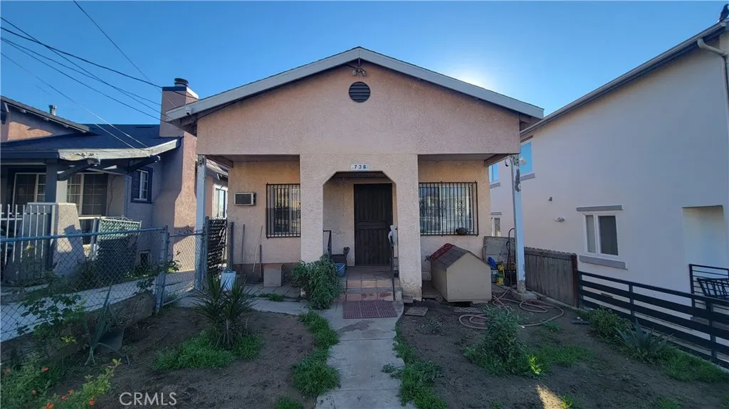 736 S Fresno, Los Angeles, California 90023 home-pic-1