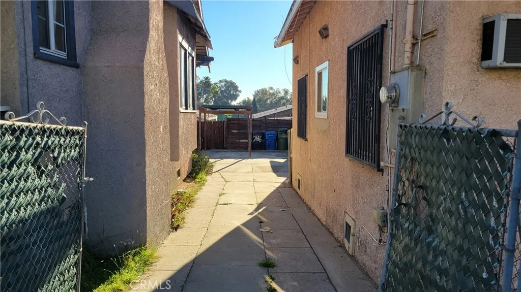 736 S Fresno, Los Angeles, California 90023 home-pic-21
