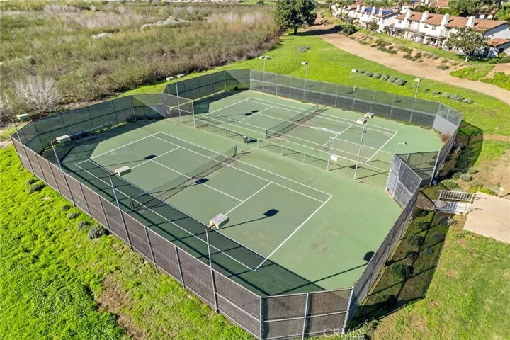 Courts in close walking distance