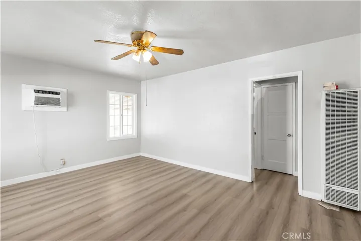 Spacious living room