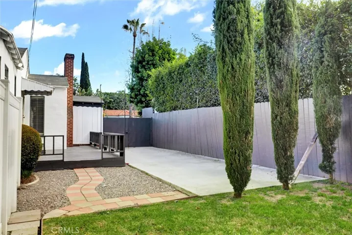 1185 Backyard