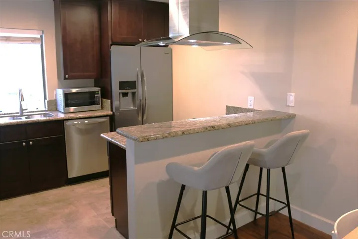 Kitchen peninsula for bar stools