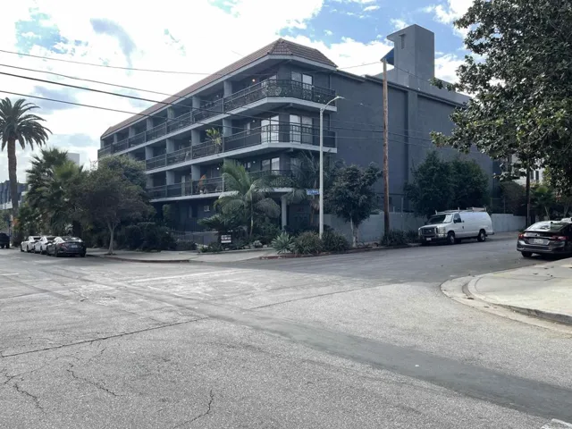 1355 N Sierra Bonita Avenue 204, West Hollywood, California 90046