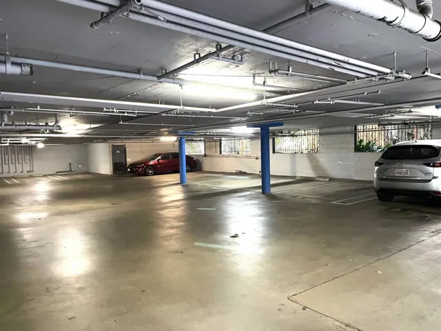 1355 N Sierra Bonita Avenue 204, West Hollywood, California 90046