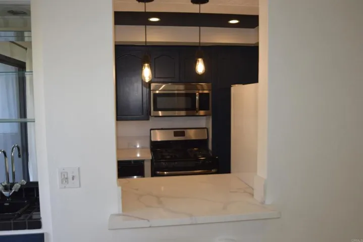 1355 N Sierra Bonita Avenue 204, West Hollywood, California 90046