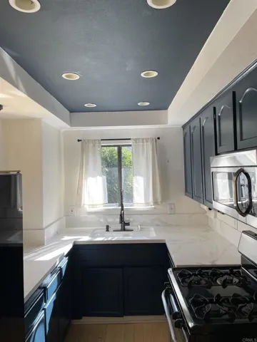 1355 N Sierra Bonita Avenue 204, West Hollywood, California 90046