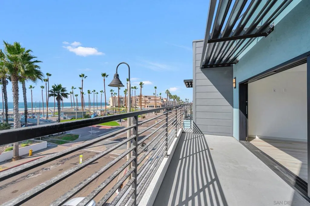 807 Seacoast Dr, Imperial Beach, California 91932 home-pic-33