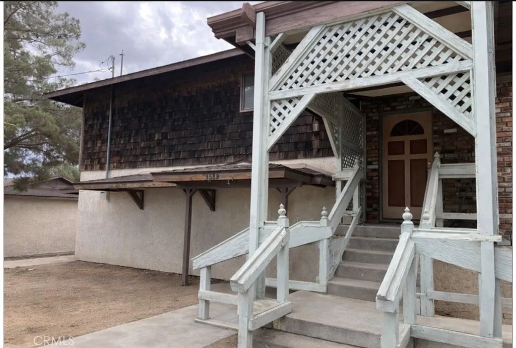 9519 Maple Avenue, Hesperia, California 92345 home-pic-1