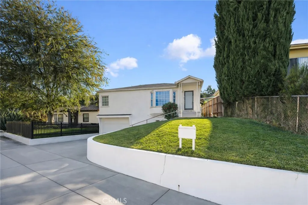 3456 Division, Los Angeles, California 90065 home-pic-2