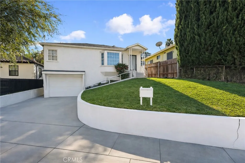 3456 Division, Los Angeles, California 90065 home-pic-1
