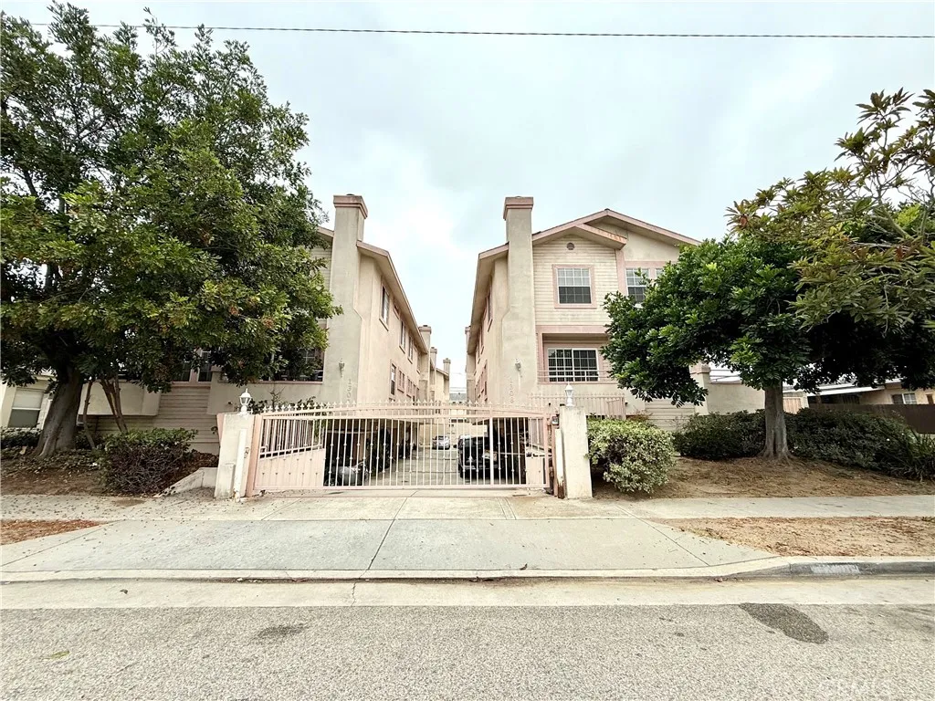 1308 W 163rd Street 1, Gardena, California 90247 home-pic-1