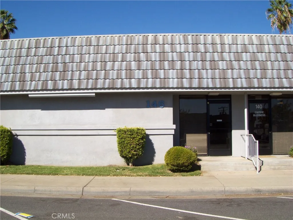 146 W Rialto Ave